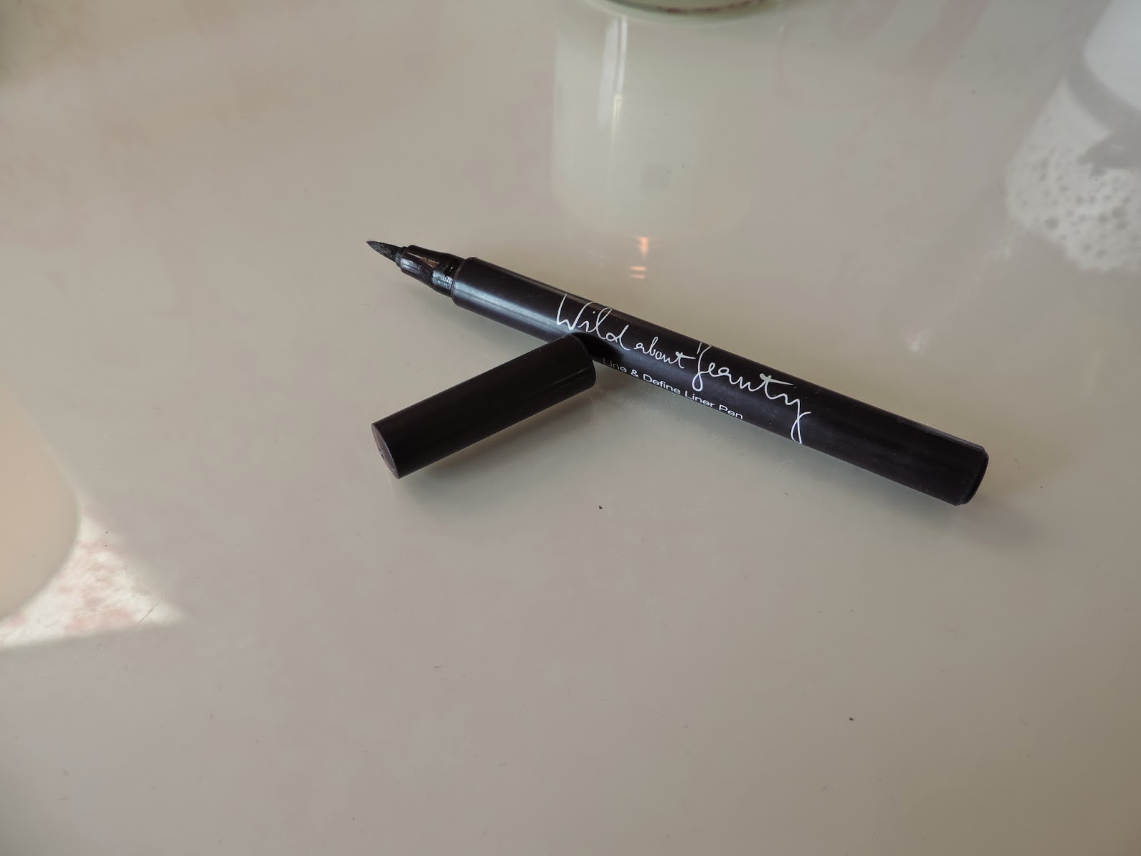Glasgow Beauty Blogger Wild About Beauty Line & Define Liner Pen