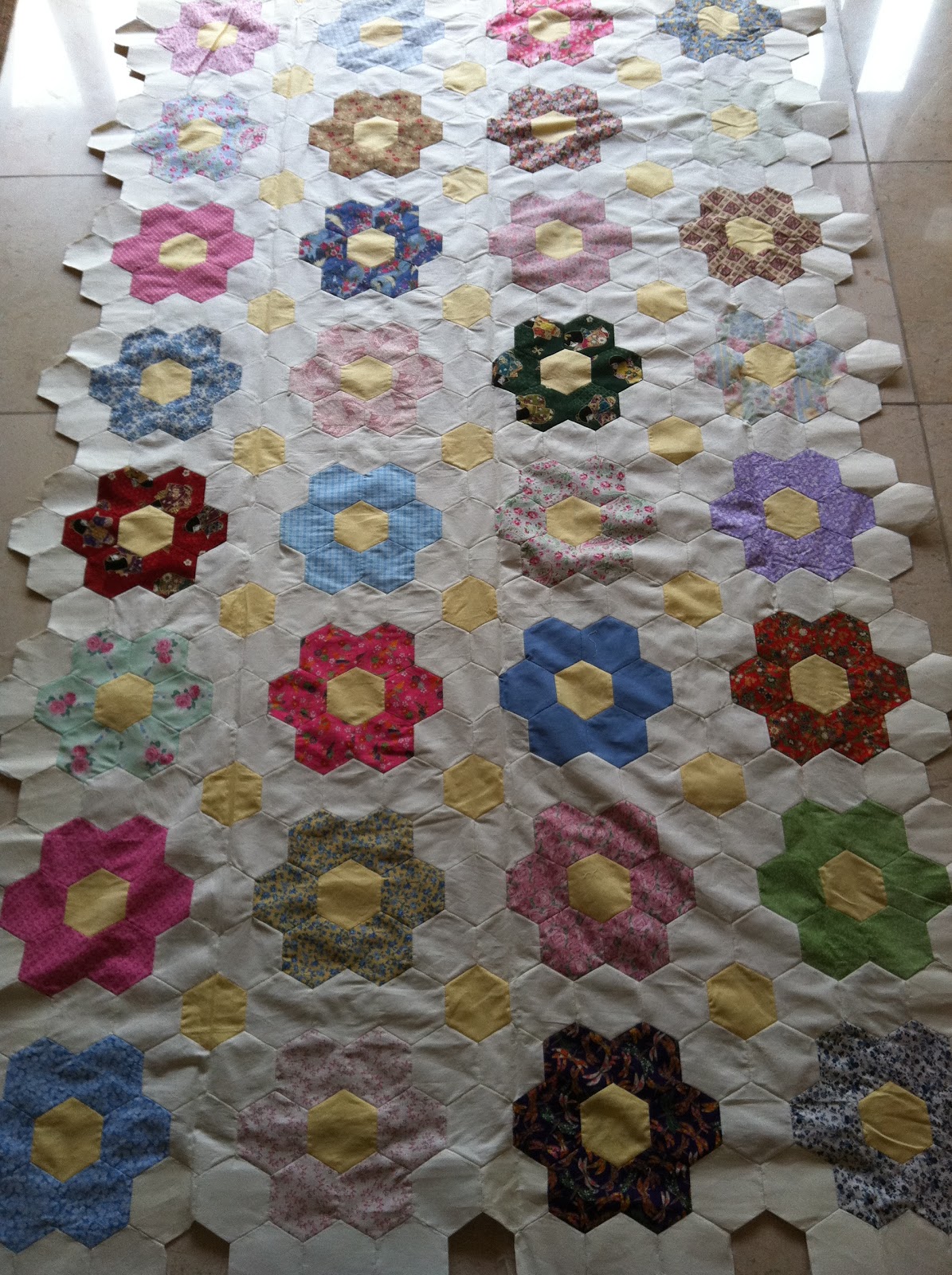 CheeKeeLee Grandmother's Garden Patchwork Quilt