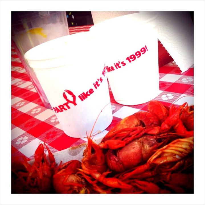 Crawfish+boil+party+decorations