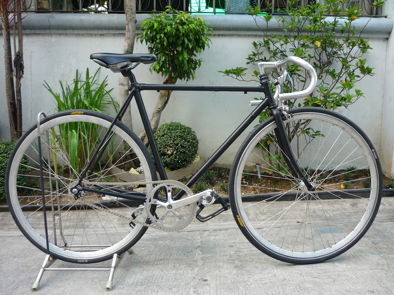 Mashin'Manila Rollie's DIESEL (road bike to fixed)
