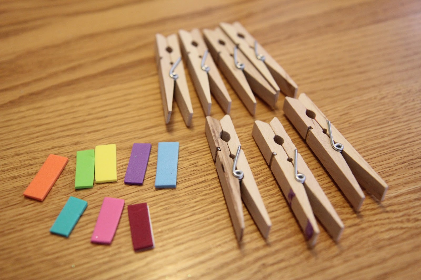 Toddler Approved! Clothespin Flower Color Matching