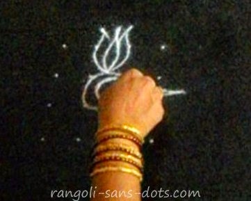 four by four dots lotus kolam step 1 easy-kolam-step-1.jpg