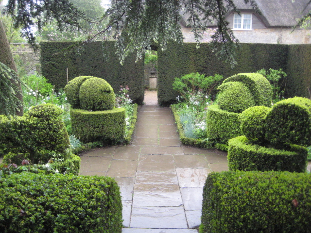 The Gardener's Eye: The Best of English Gardens 2013