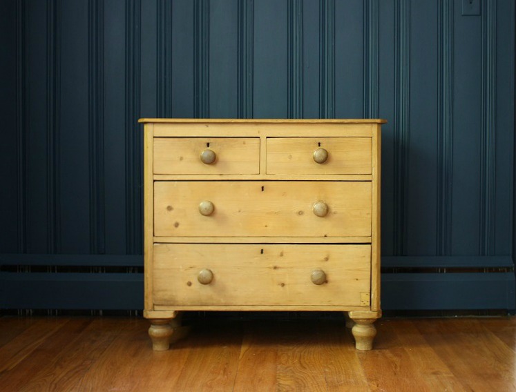 Meet Me In Philadelphia Old English Pine