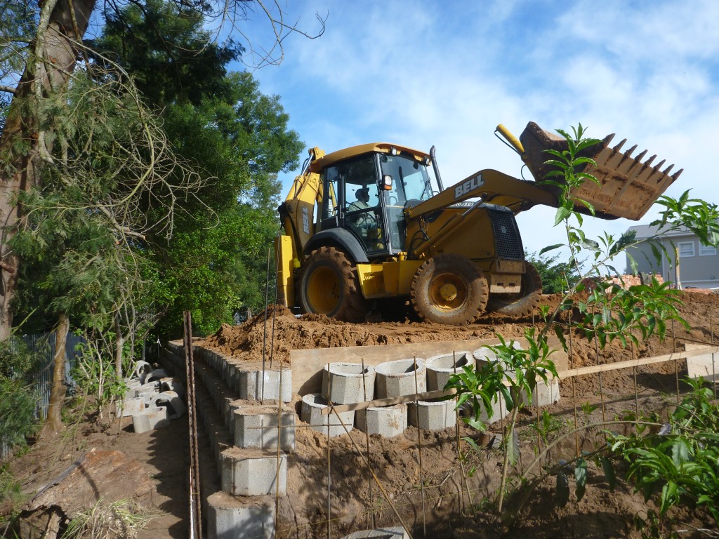 Immobilie In Knysna Projekt Hausbau Die Einfahrt Und Aussenanlage Wird Gestaltet