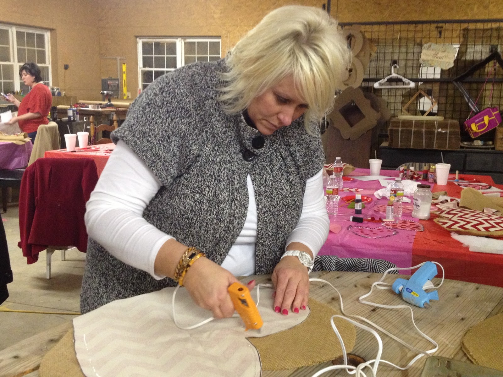 Junque 2 Jewels: Burlap Door Hanger Tutorial