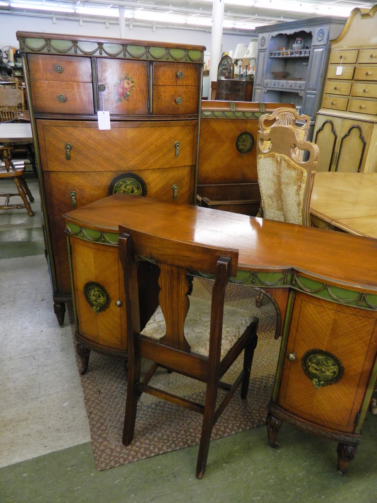 Warther's Originals Antique Market & Auction Co.