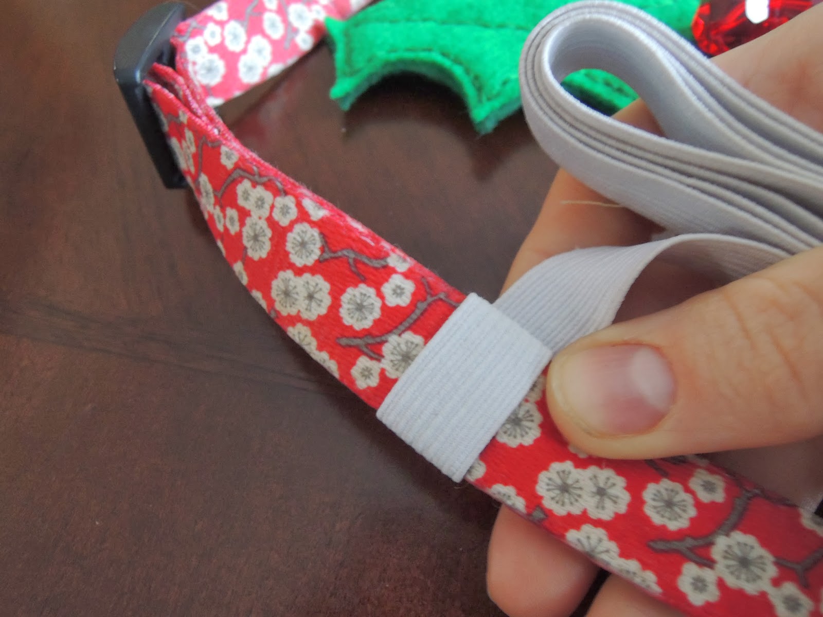 Holly Goes Lightly DIY Christmas Dog Collar Slide
