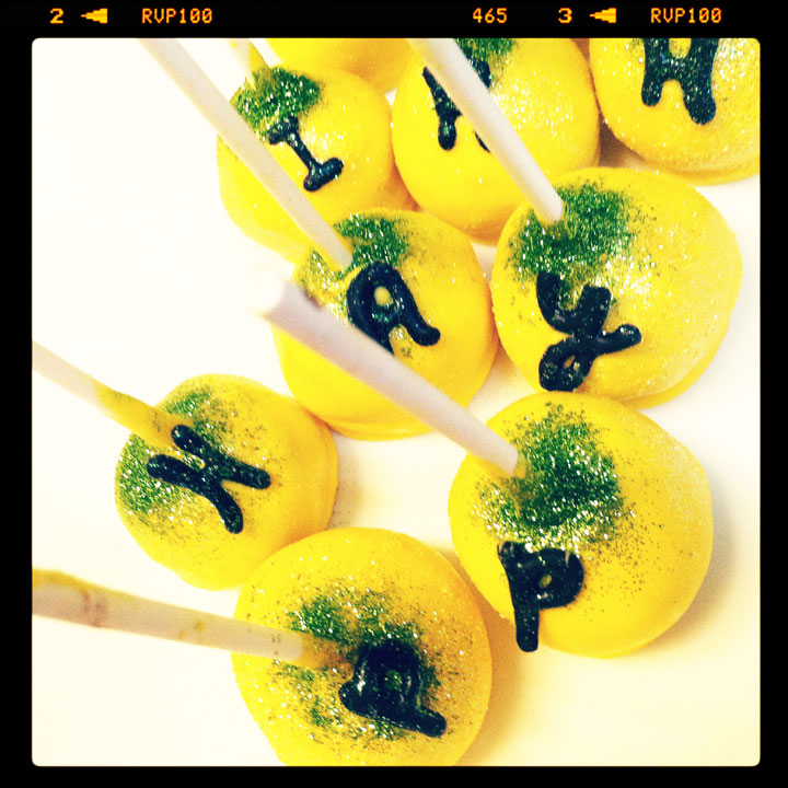 .Amanda Cupcake. Sweet Dreamer ♥ Pineapple Upside Down Cake Pops!