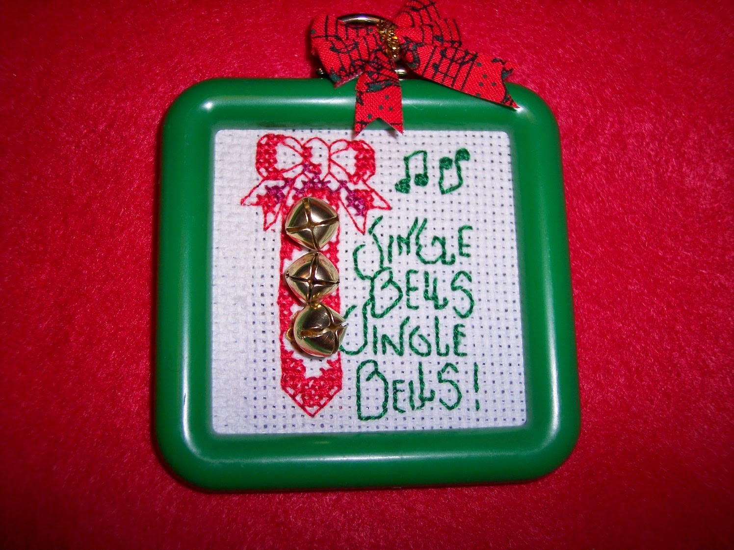 Mrs.T's Christmas Kitchen: How to finish off a cross-stitch