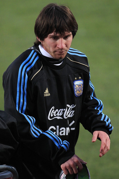 Cool Sports Players Lionel Messi Short Hair