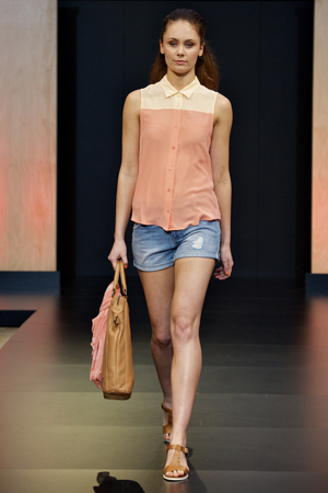 MSFW: Hub Runway 5 - Elwood - Image: Thomas Walk @ WeAreHobo MSFW: Hub Runway 5 - Elwood - Image: Thomas Walk @ WeAreHobo