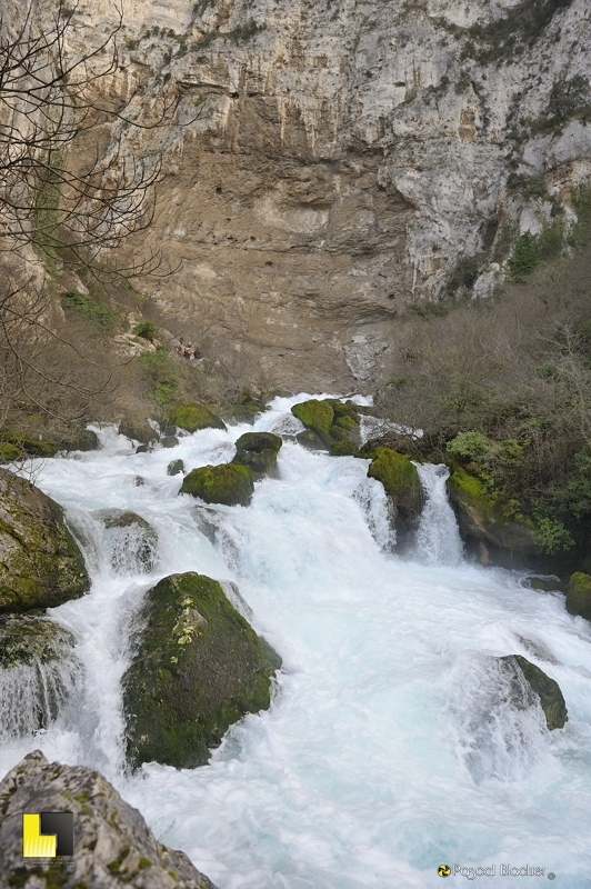 La sorgue superbe à fontaine de vaucluse photo pascal blachier