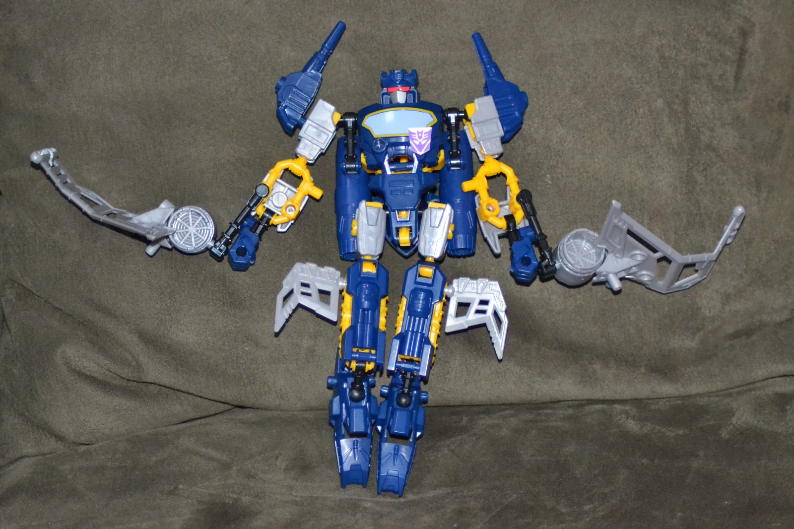 More 4 Mom Transformers ConstructBots, create your own Transformer