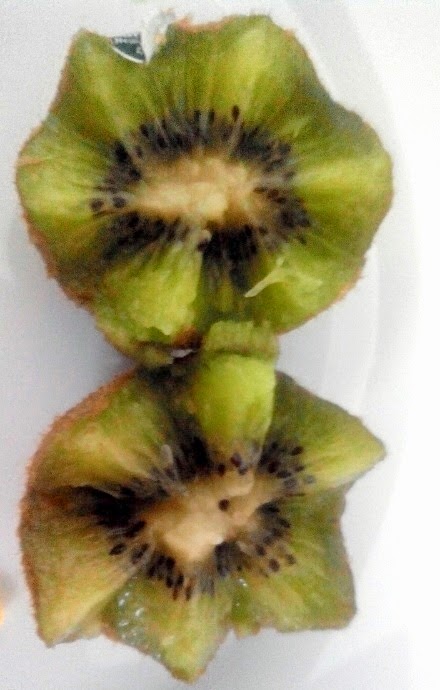 cutting kiwi