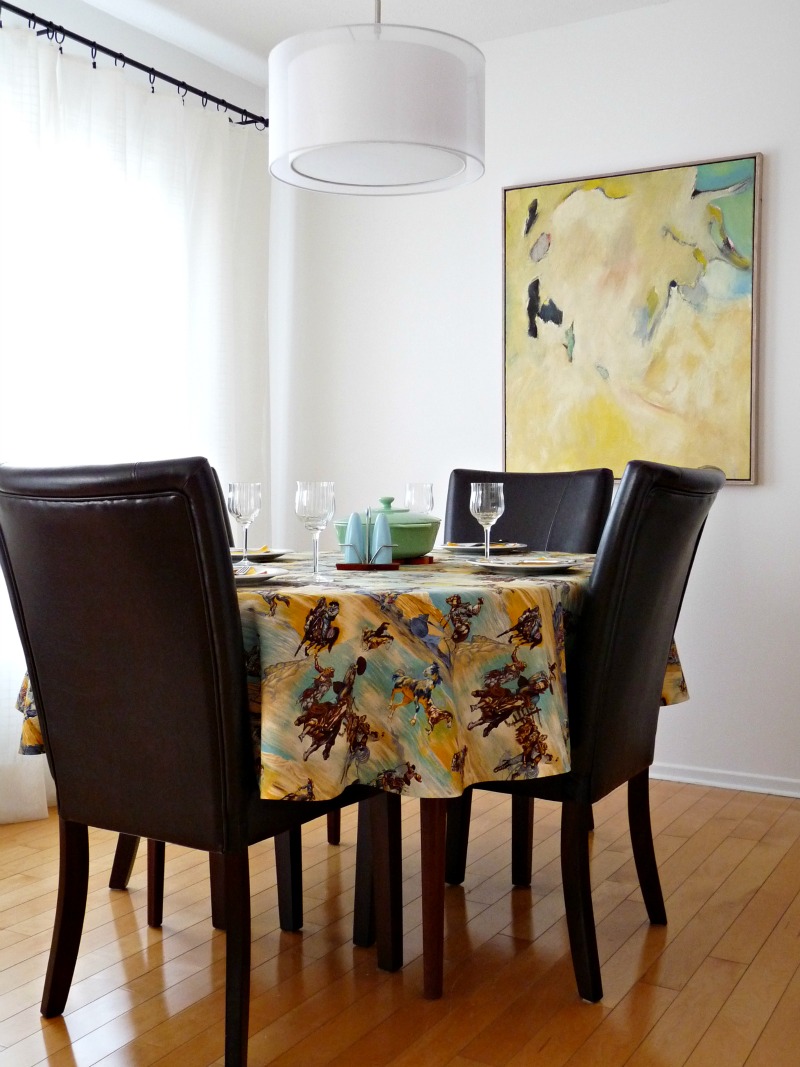 DIY Tablecloth From TooNarrow (Hilarious) Fabric Dans le Lakehouse