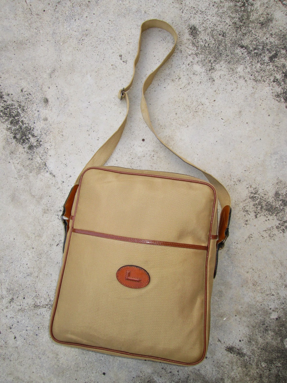 d0rayakEEbaG Authentic LANCEL Paris Sling Bag(SOLD)