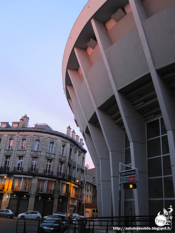 Bordeaux - Palais des sports, parking et marché couvert Victor Hugo  Architectes: Jean Dauriac et Pierre Laffitte.  Construction: 1959 - 1966