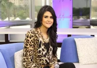 المغربية سلمى رشيد تحرج معجب أراد وضع يده عليها وجهتكم