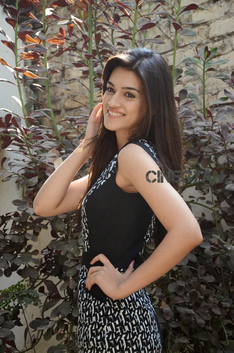 cinegyan: Kriti Sanon - New stills