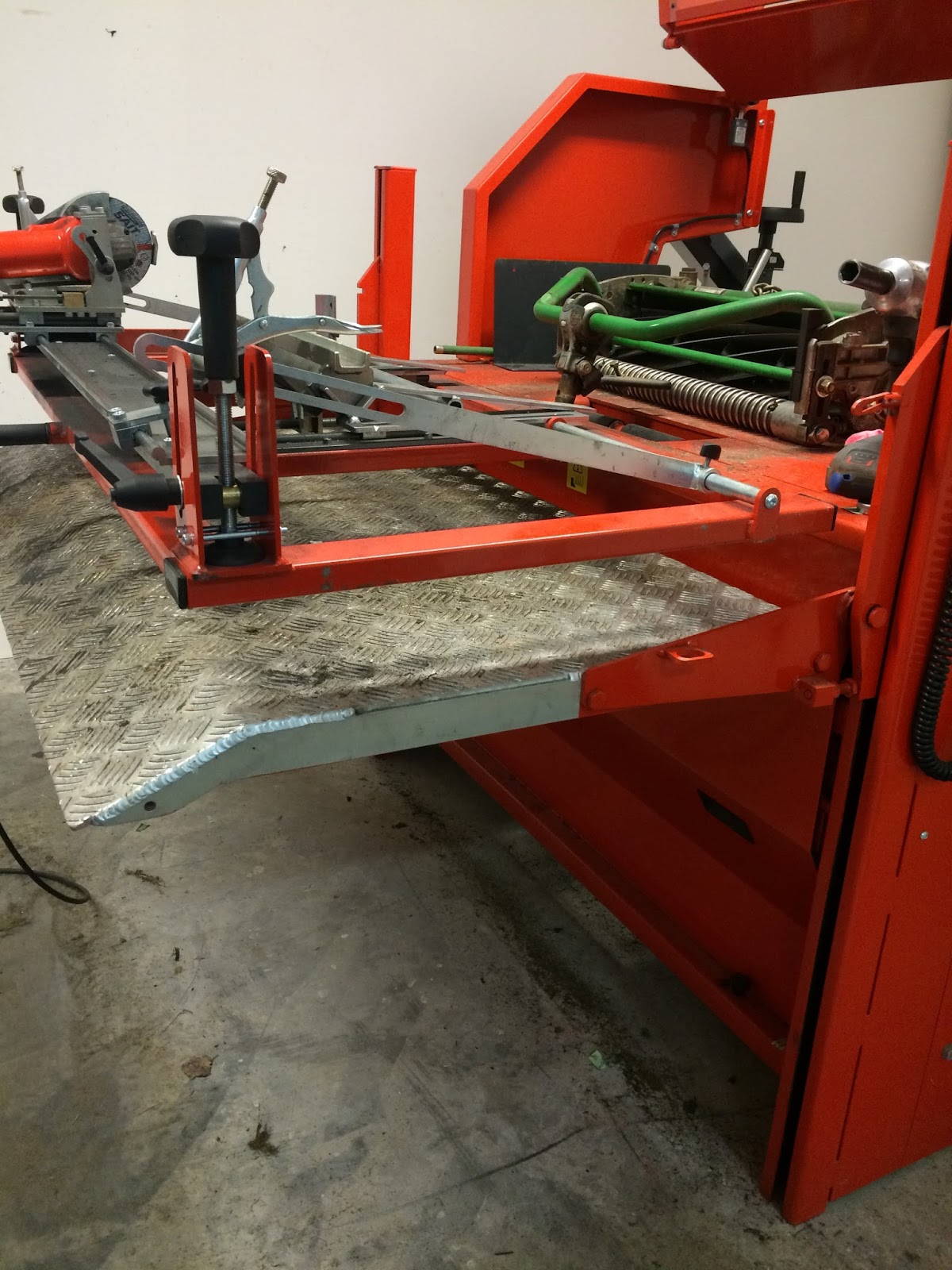 Bobs Shop Bernhard 3000 grinding and relief grinder