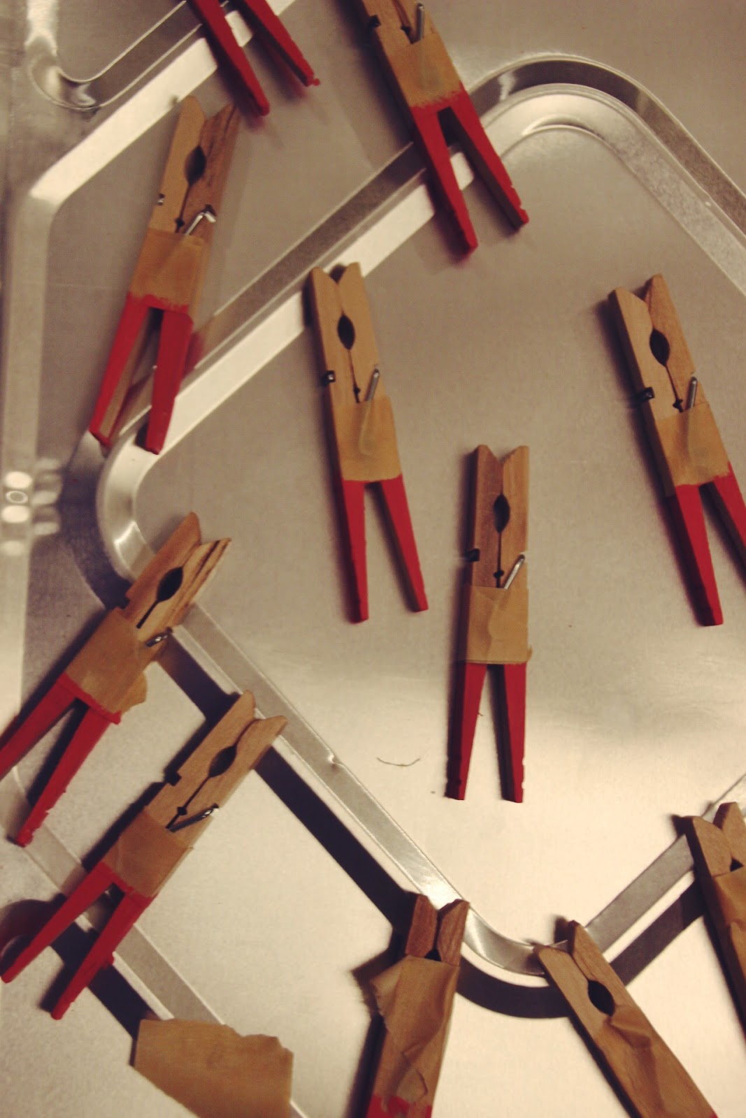 Dash of Serendipity {DIY} Easy Photo Clothes Pin Line