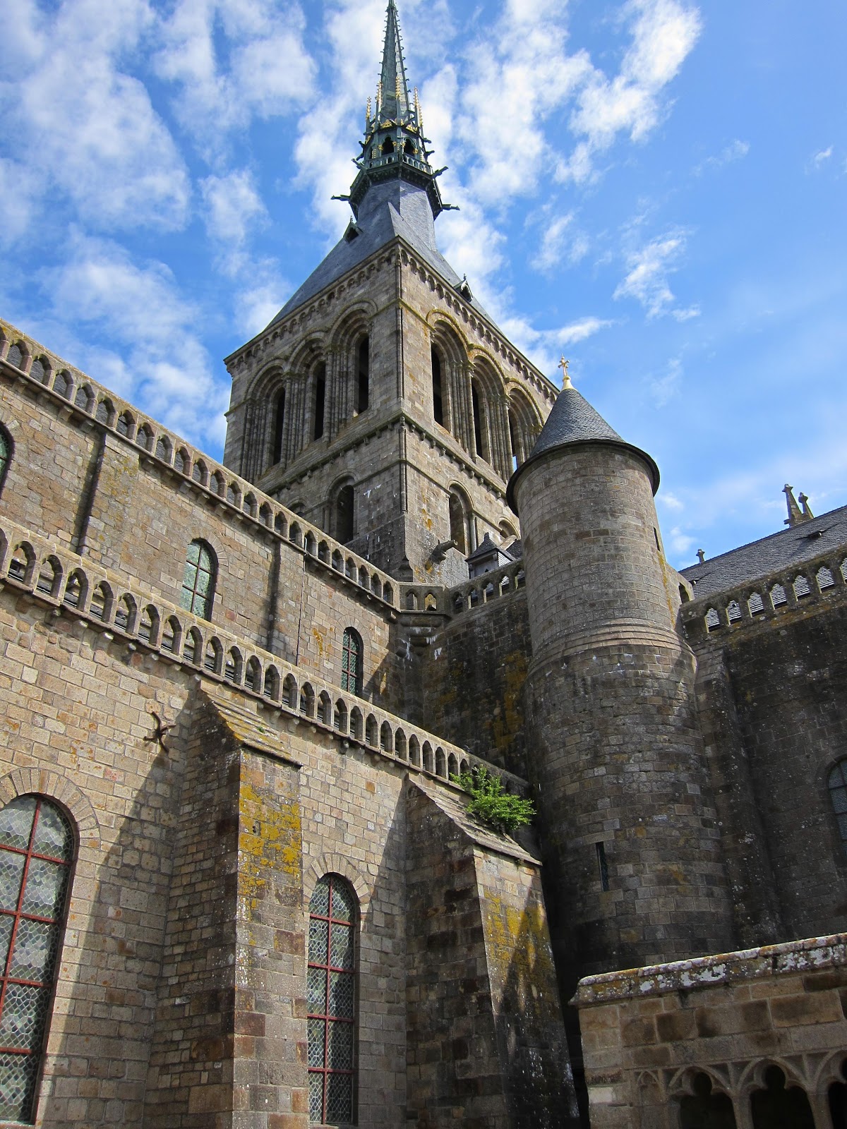 モンサンミッシェル モン サン ミッシェルは一大観光地