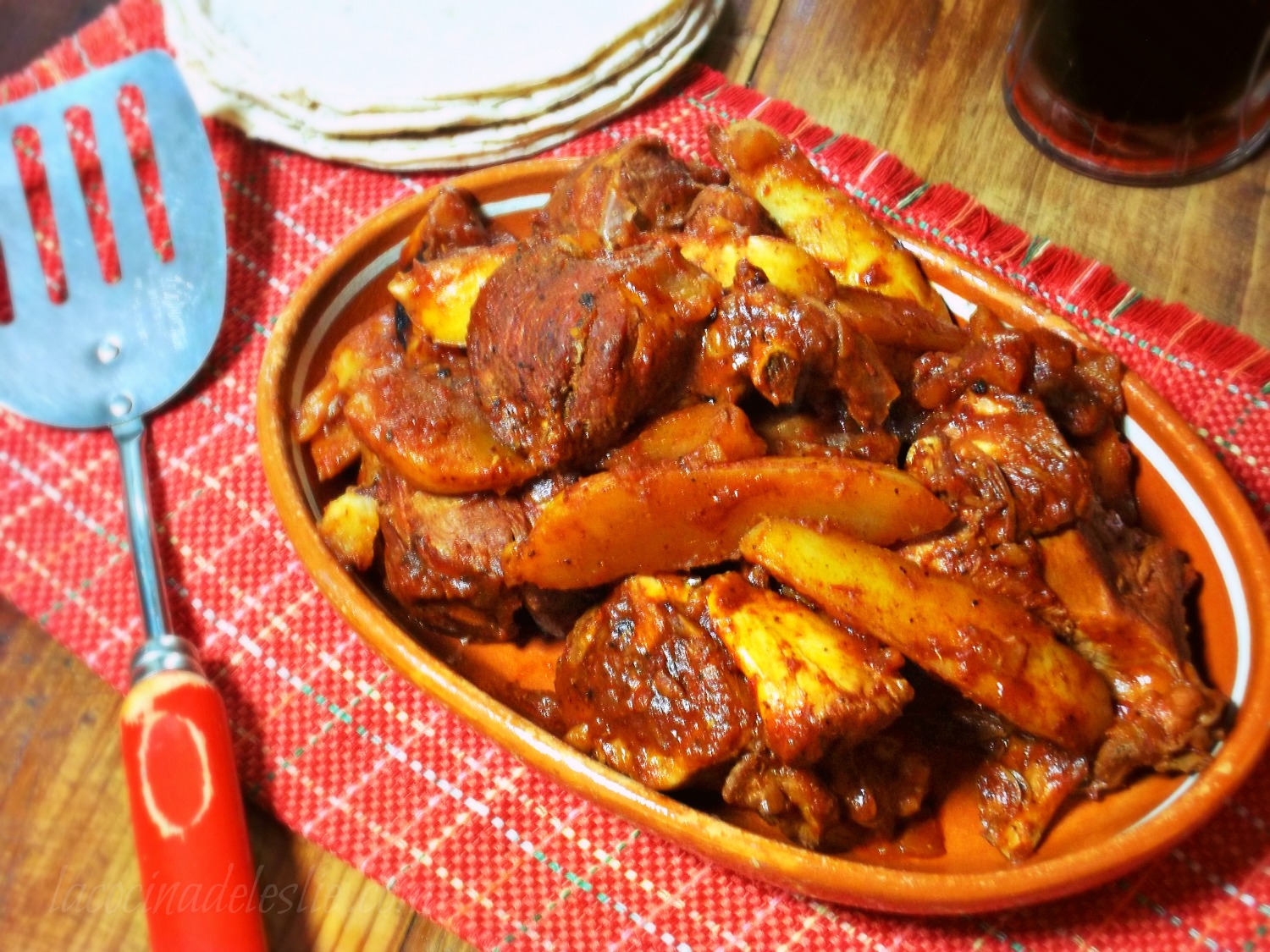 Запеченная курица кусочками с картошкой в духовке рецепт Запеченная курица кусочками с картошкой в духовке рецепт