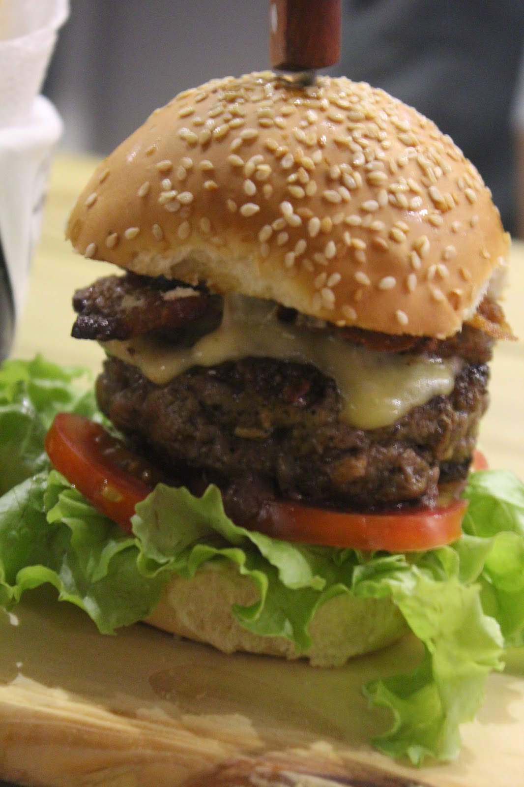 Não, você não tá lendo dobrado 👀 É - Burger King Brasil