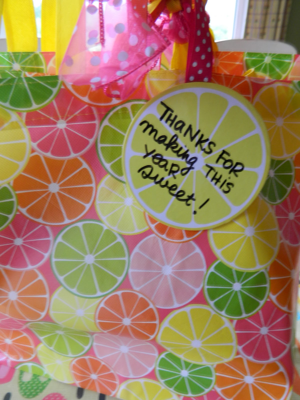 the vintage umbrella lemonade bars and a teacher gift!