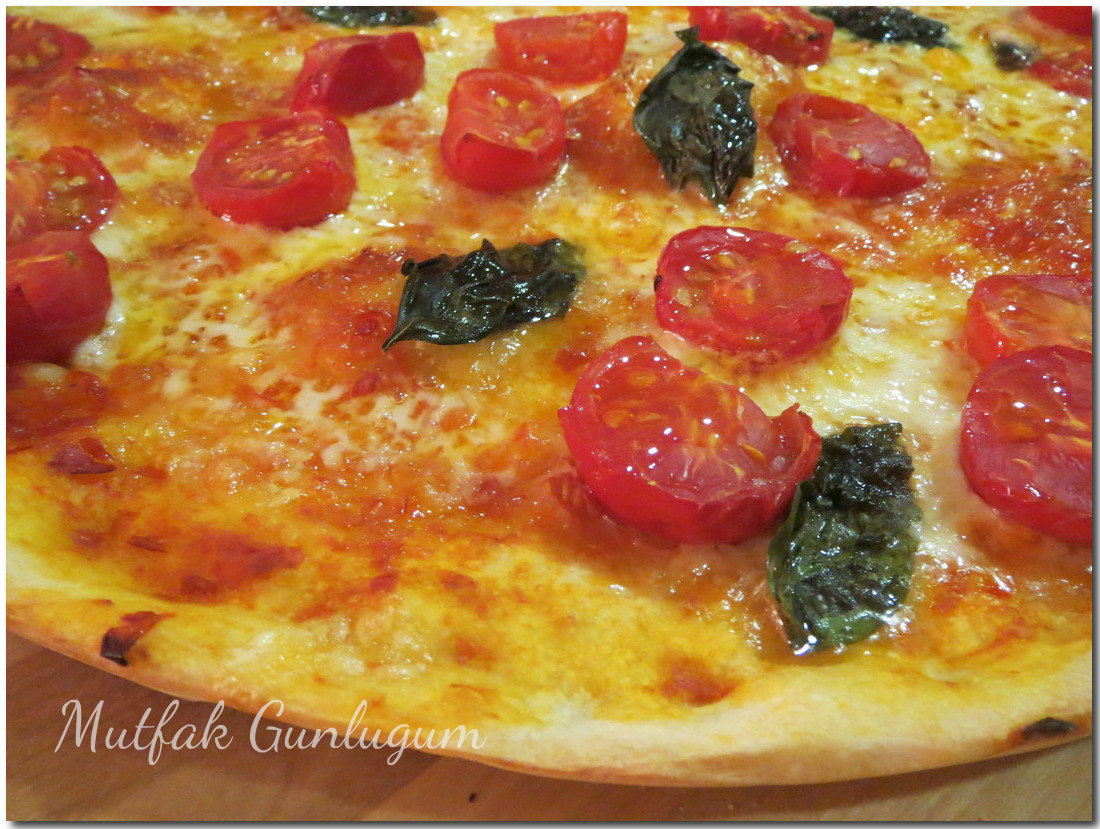 Mutfak Günlüğüm Domatesli Pizza