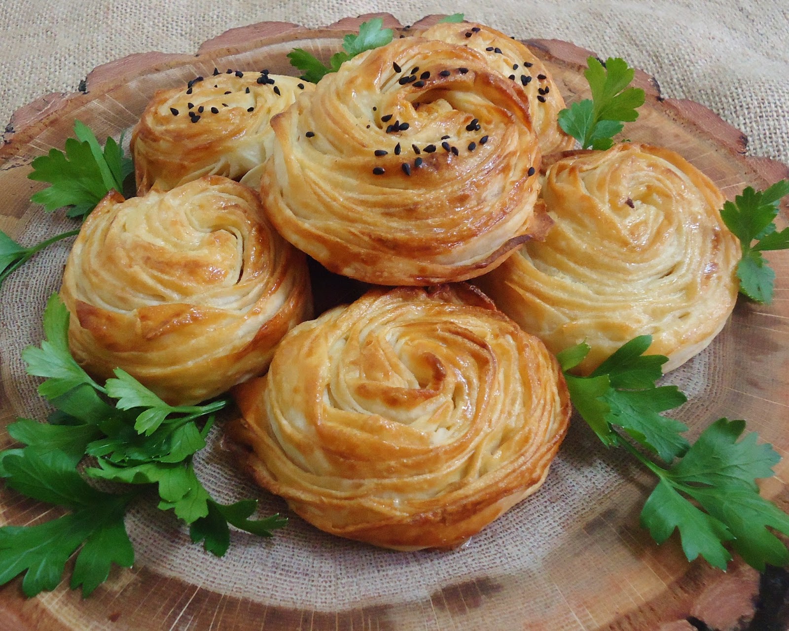 Birsel ve İrem Patatesli Gül Böreği