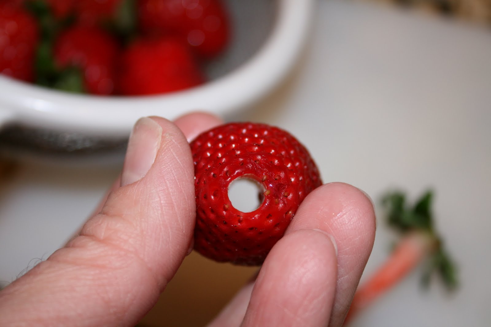 everything to entertain Easy Way To Hull A Strawberry