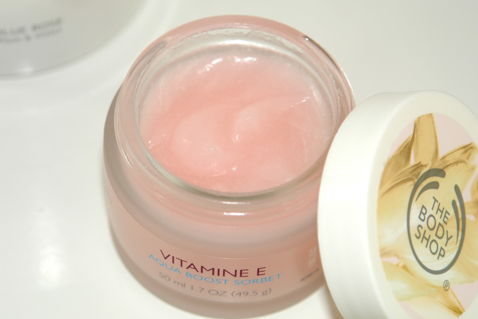 The Body Shop Vitamin E Aqua Boost Sorbet, The Body Shop, beauty, skincare, review, UK blogger, beauty blog, Top UK blogger, make up, skincare, face cream, cream, day cream, night cream, Vitamine E, range,