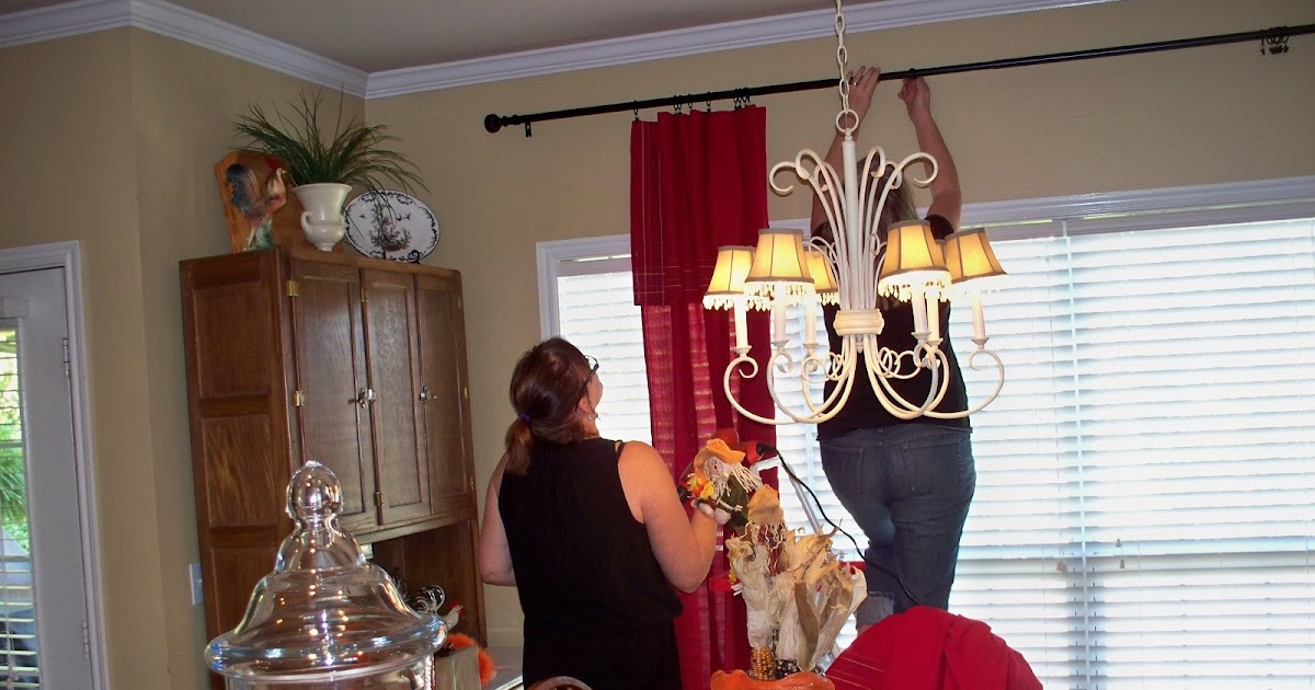 Carol's Heirloom Collection Kitchen Curtains