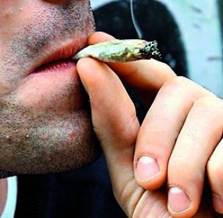 LOS PROBLEMAS QUE CAUSAN LAS DROGAS los problemas que causan las drogas: