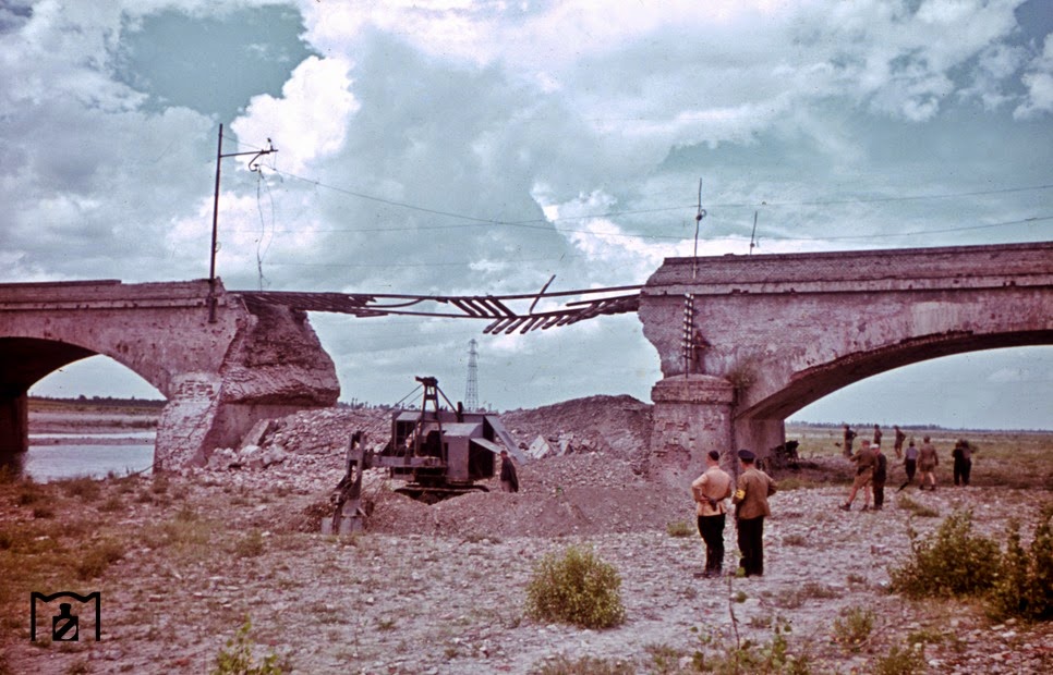 World War II in Color August 2014