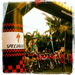 detik-detik pemberangkatan gowes HJL 2012