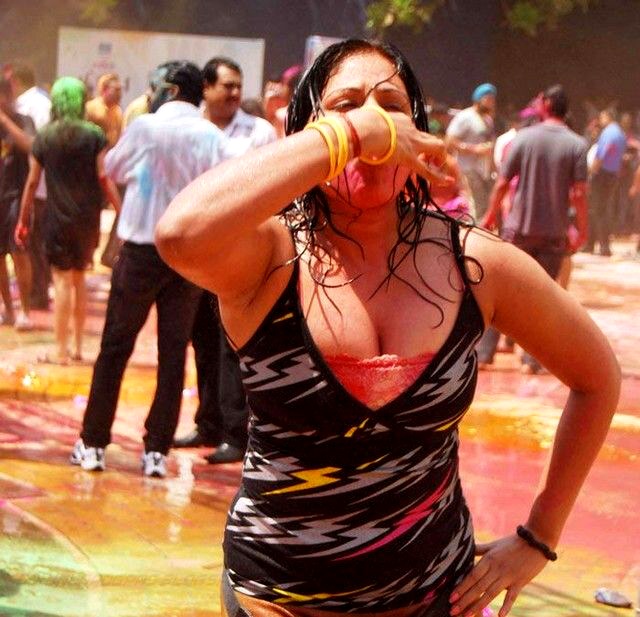 Wallpapers Zoom Holi 2011 Hot wallpaper holi 2011. Wallpapers Zoom Holi 2011 Hot