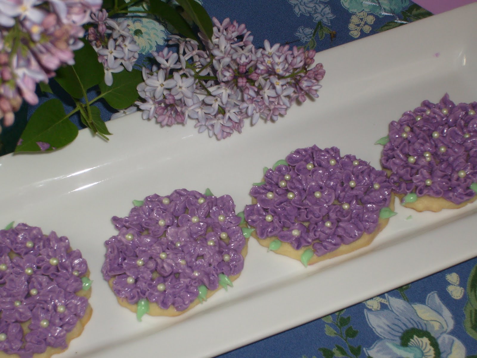 the enchanted oven Lilac cookies