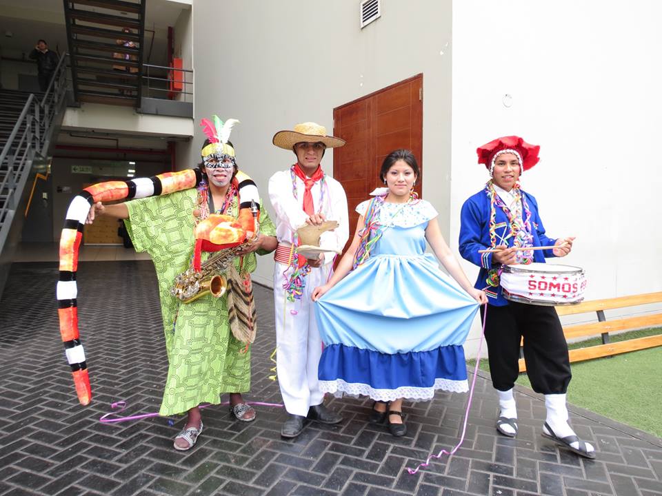 PERSONAJES PERUANOS