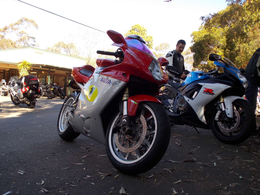 "New cafe" on Old Pacific Highway. 1024xOld+Road+Cafe+ride+044