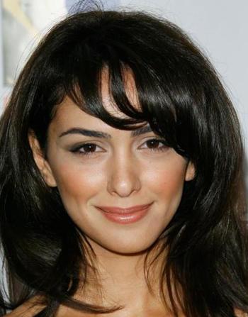 Nazanin Boniadi (Persian: نا�...