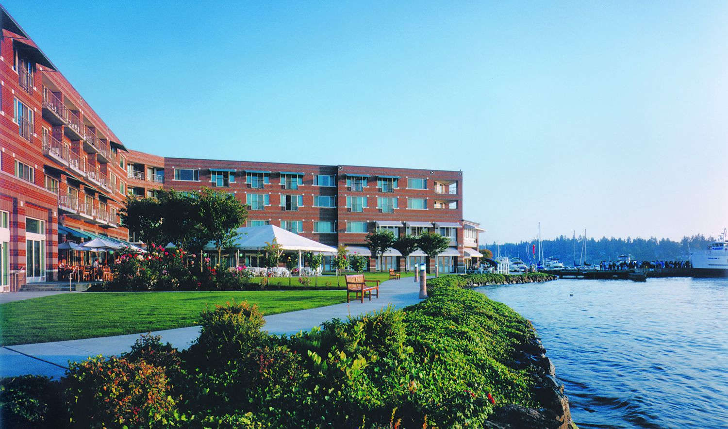 Redefining the Face Of Beauty The Best Waterfront Resorts & Lodges