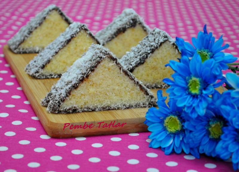 Pembe Tatlar Üçgen Kek