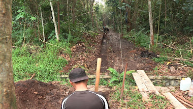 Digging the trench for the wall foundation to the main enclosure