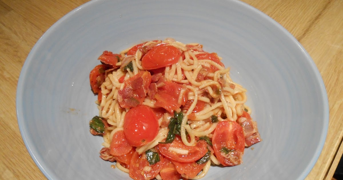 Eat cook and love Spaghettis à la pancetta, aux tomates et au basilic