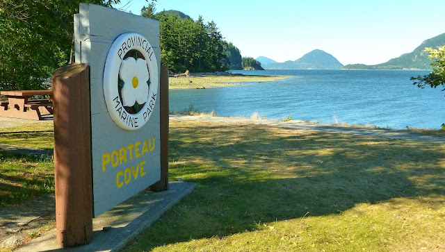 Welcome sign: Porteau Cove Provincial Marine Park (2013-07-15)