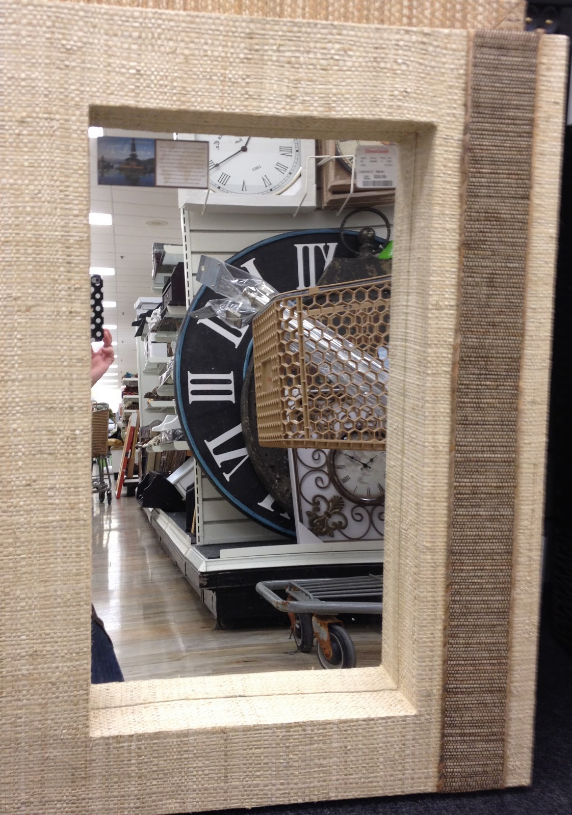 New Home Goods Mirrors Driven by Decor