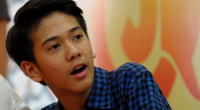 FOTO GANTENG CUTE IQBAAL CJR PALING TERBARU COBOY JUNIOR CJR